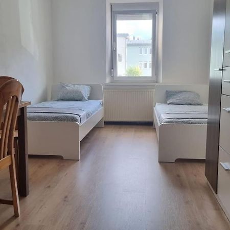Apartment Mit 2 Betten Inklusive Gratis Parkplatz Graz Bagian luar foto