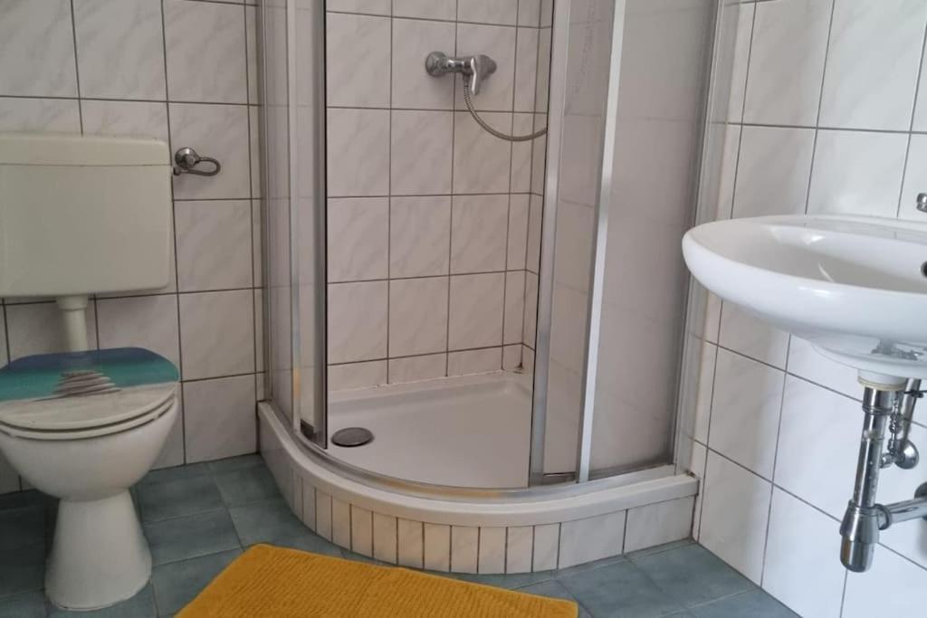 Apartment Mit 2 Betten Inklusive Gratis Parkplatz Graz Bagian luar foto