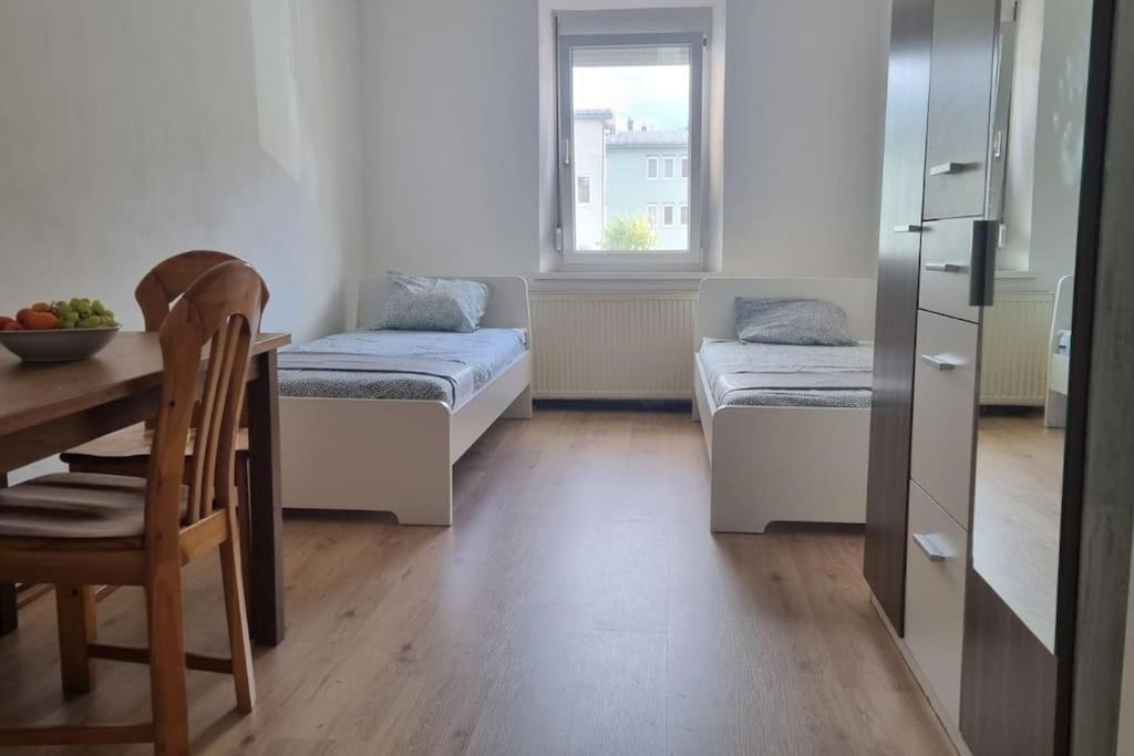 Apartment Mit 2 Betten Inklusive Gratis Parkplatz Graz Bagian luar foto